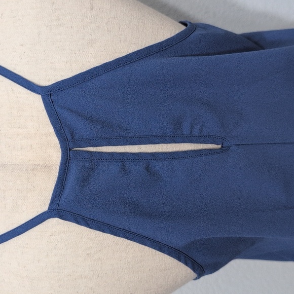 Paper Crane Cami Tank Top Blue Size Medium Racer back V-Neck - Picture 6 of 8